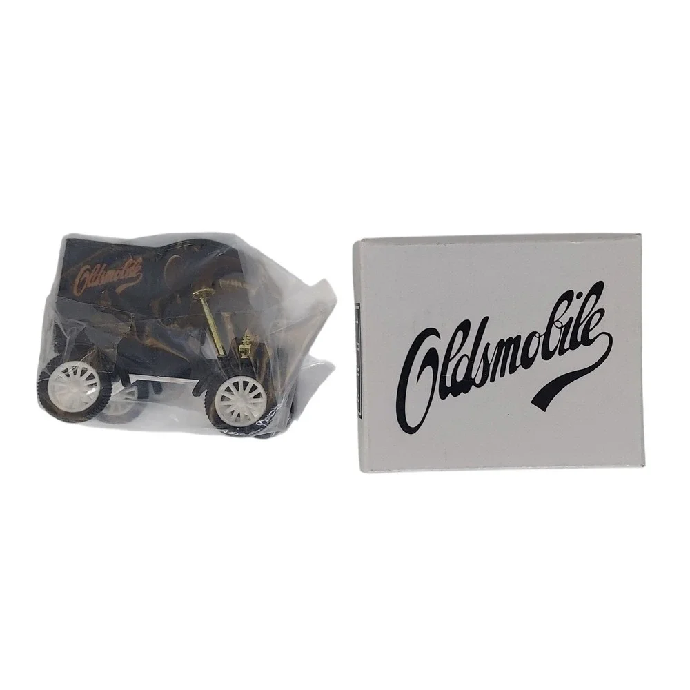 1997 ERTL 1903 Oldsmobile Light Delivery 100 Year Anniversary 2.5